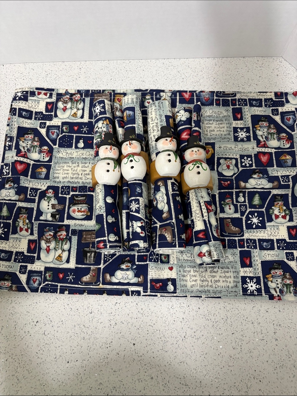 Holiday Snowman Napkin Rings and Placemat Set - Blue 7 pcs